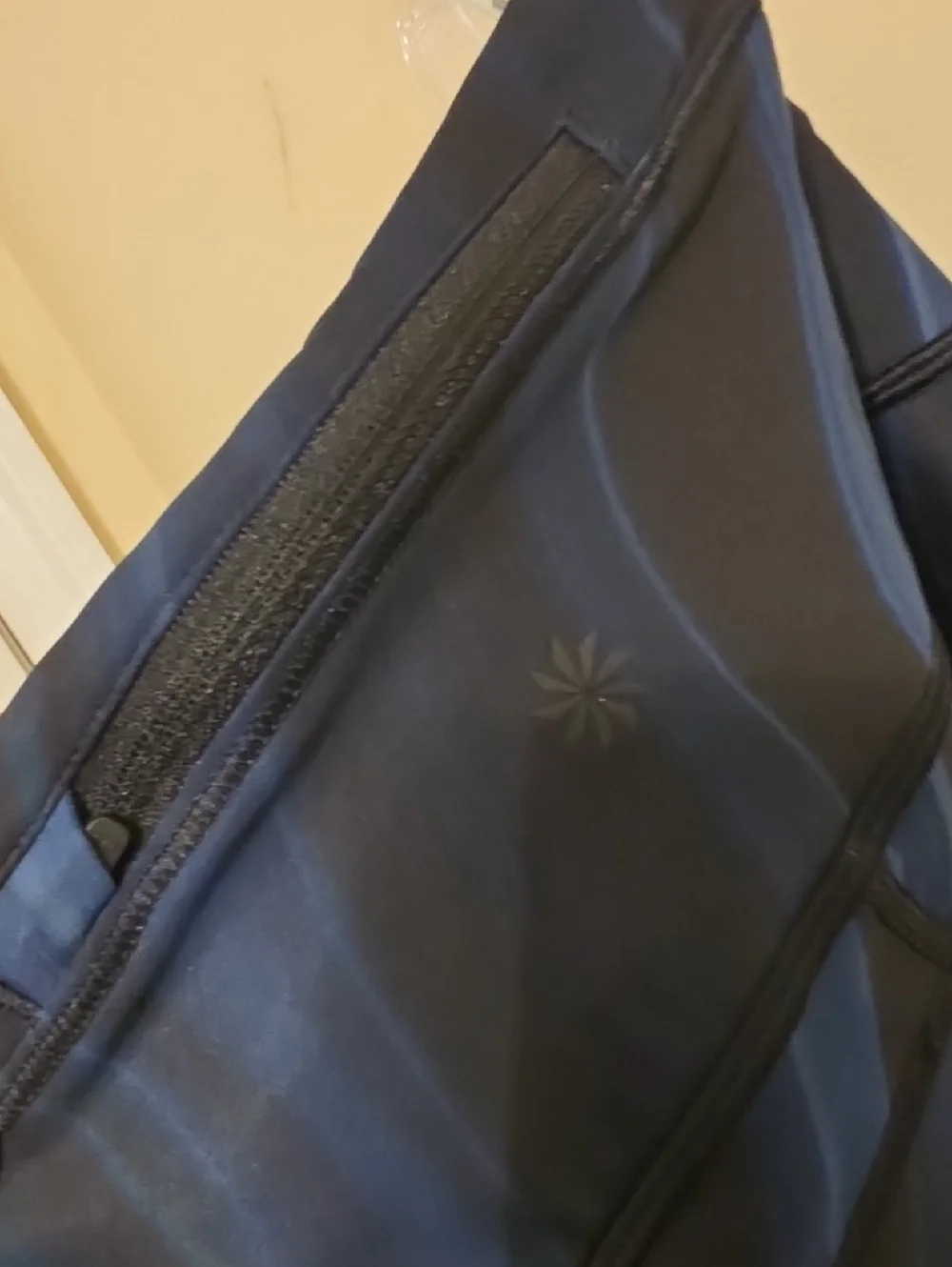 Athleta Accelerate Geode Crop Leggings. In EUC
